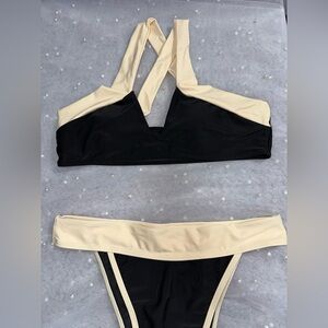 🍀Elegant Black and Cream Bikini Set